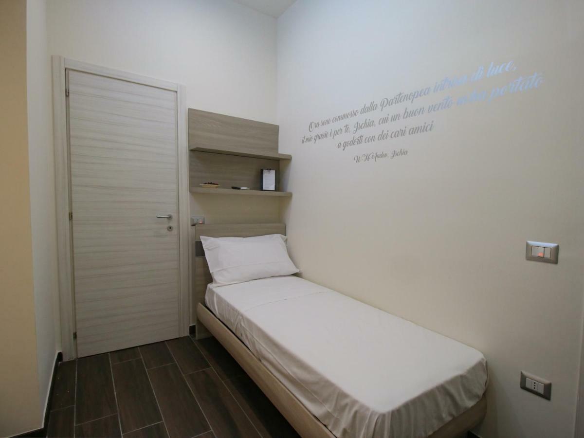 B&B Pisadog Napoli Dış mekan fotoğraf